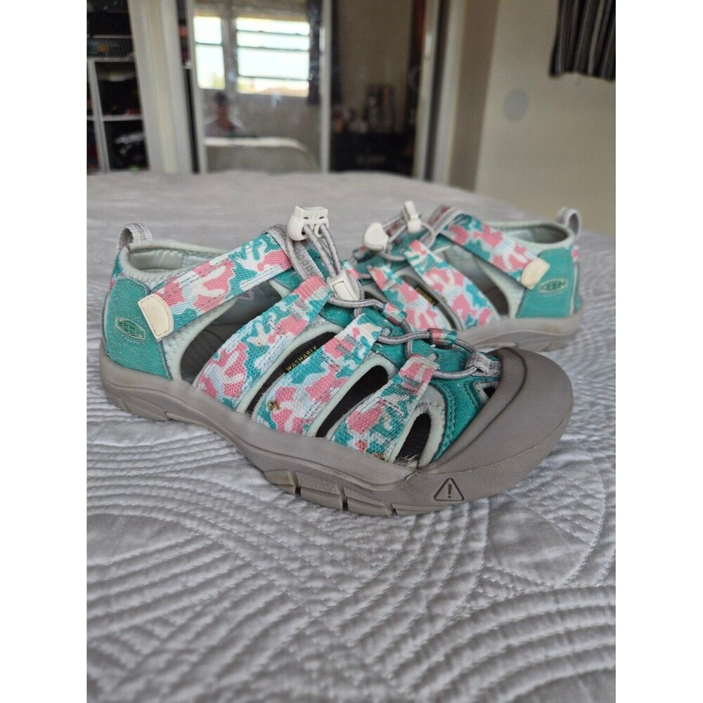 VGUC KEEN Unisex Kids Newport H2 Sandal Camo/Pink Icing Youth 3